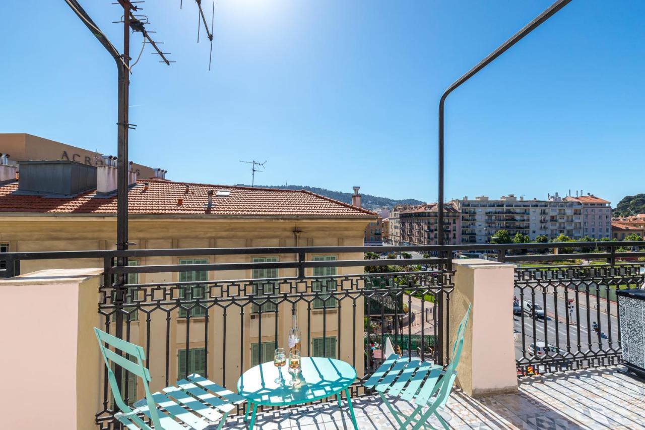 Squared Head-apartment With Terrace In Apartment Nizza